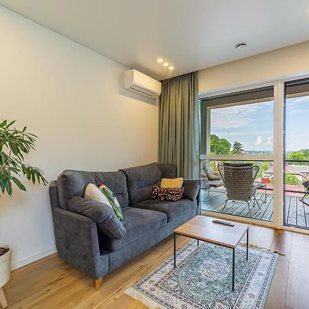 Sky Apartment With Free Parking And Balcony & Ac كاوناس المظهر الخارجي الصورة